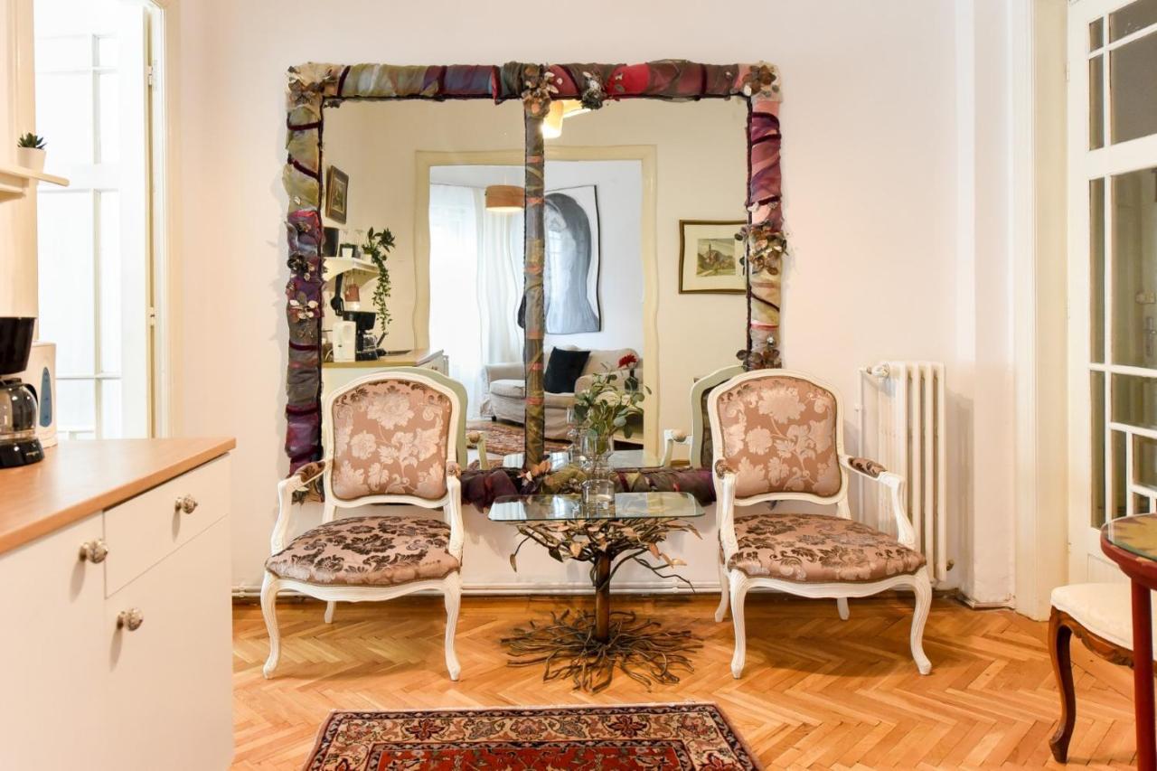 Apartament In Style: 1br With Vintage Touches And Balcony Bucureşti