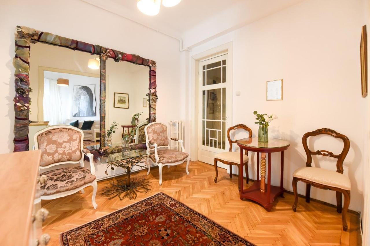 In Style: 1br With Vintage Touches And Balcony Apartament *